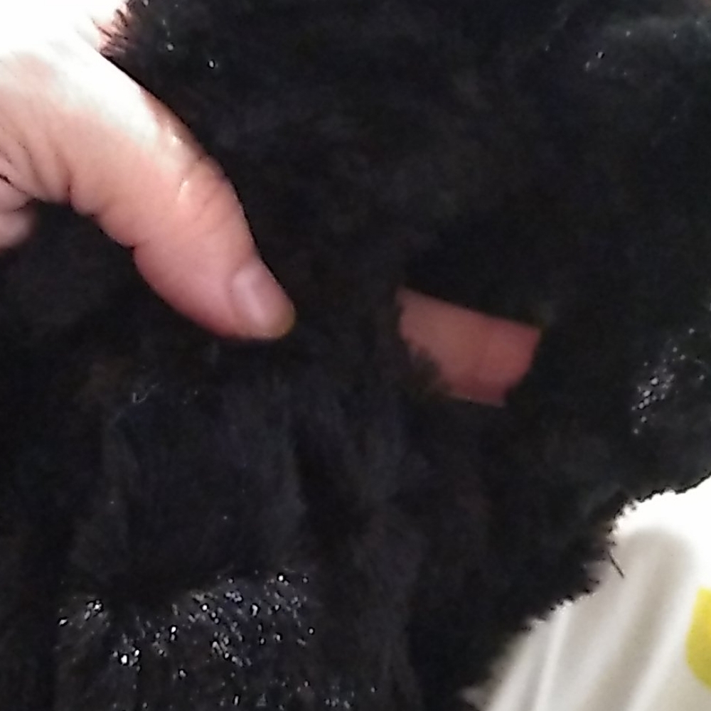 Faux black fur scarf - Picture 7 of 8